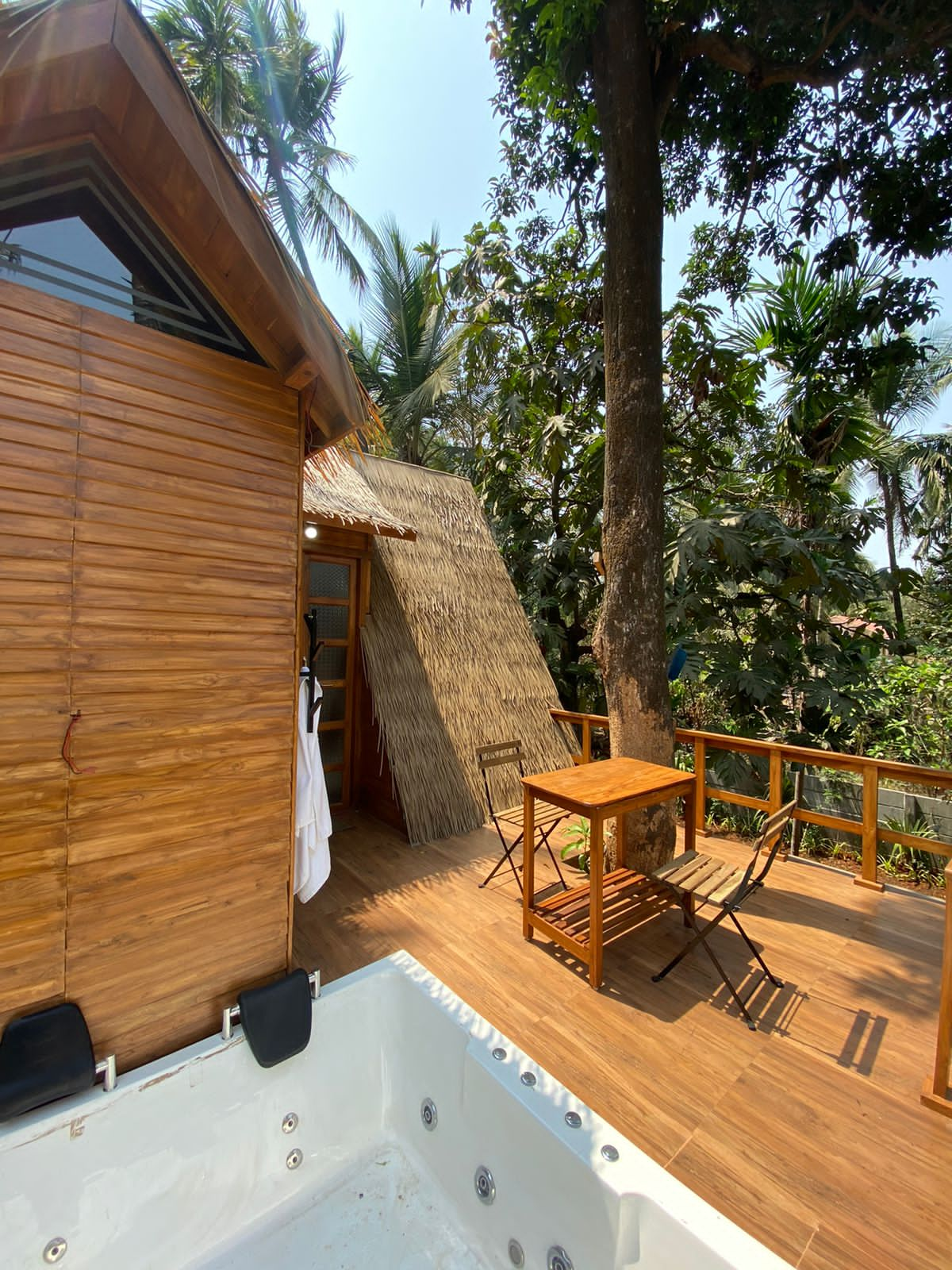 MANGIFERA TREEHOUSE, Elixir Beach Farms